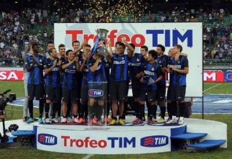 L'Inter alza il Trofeo Tim - Getty Images