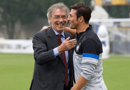 L'abbraccio tra Moratti e Zanetti (Inter.it)
