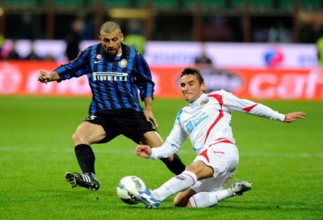 L'argentino Samuel contro il suo connazionale Bergessio (Getty Images)