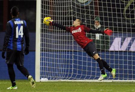 Rodrigo Palacio nelle vesti di portiere (Getty Images)