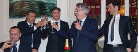 Brindisi pre-natalizio in casa Inter (Foto 'Inter.it')