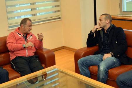 Terim e Sneijder (facebook Galatasaray)