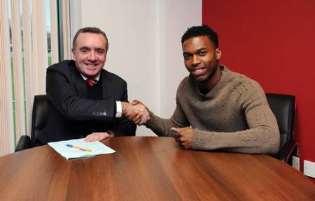 Daniel Sturridge nella sede del Liverpool (Getty Images)