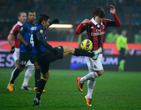 Zanetti in contrasto su Bojan (Getty Images)