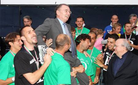 Squinzi e i giocatori del Sassuolo (Getty Images)