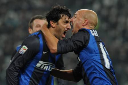 Milito e Cambiasso (Getty Images)