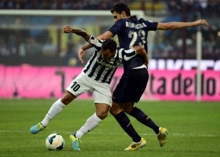 Ranocchia contrasta Tevez (Getty Images)