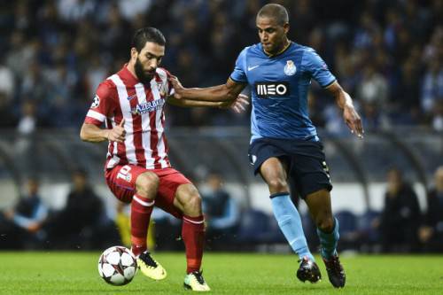 Fernando contro Arda Turan (Getty Images)