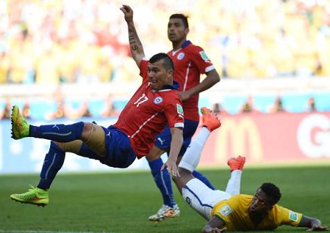 Gary Medel con la maglia del Cile