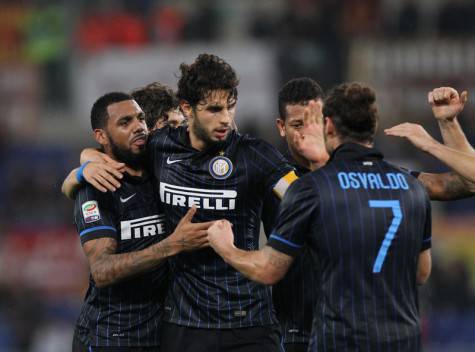 Ranocchia festeggiato dai compagni (Inter.it)