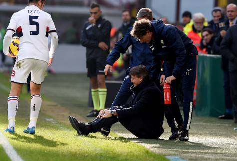 Mancini a terra dopo la 'pallonata' di Andreolli