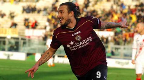 Paulinho con la maglia del Livorno