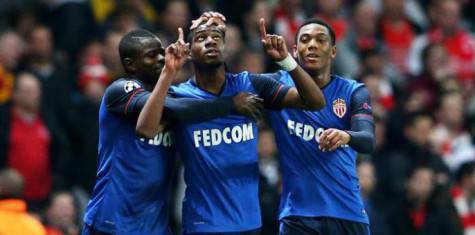 al centro, Geoffrey Kondogbia