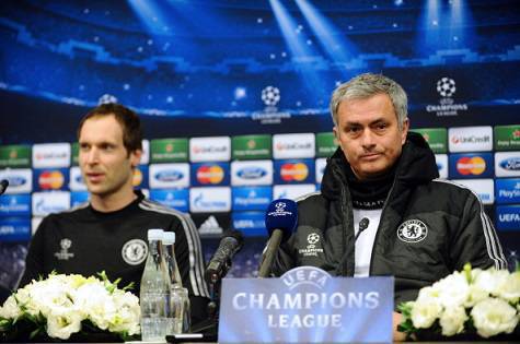 José Mourinho con Petr Cech in conferenza stampa