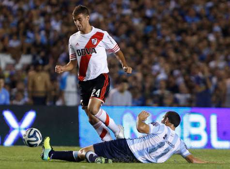 Emanuel Mammana con la maglia del River Plate