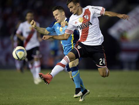 Emanuel Mammana con la maglia del River Plate