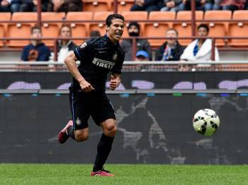 Hernanes in azione