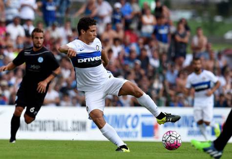 Hernanes in azione