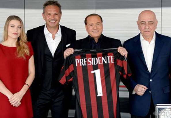 Sinisa Mihajlovic con Galliani, Silvio e Barbara Berlusconi