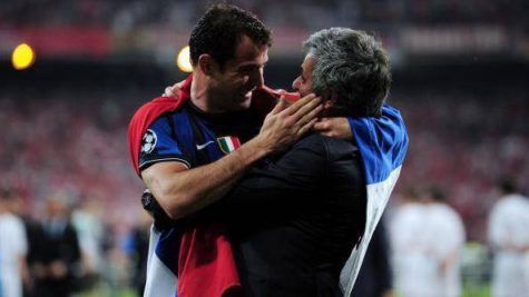 Dejan Stankovic e Mourinho dopo la finale di Champions 2010