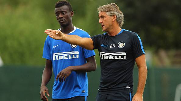 Inter, Roberto Mancini con Assane Gnoukouri ©Getty Images