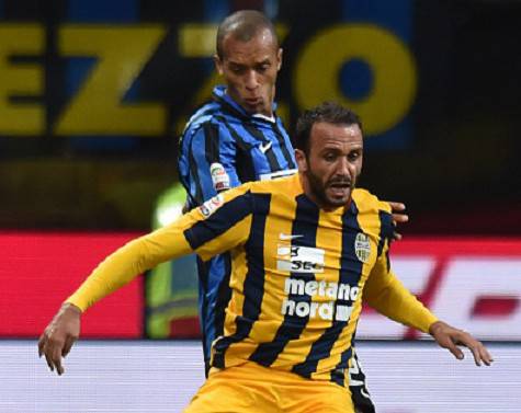 Joao Miranda contro Pazzini in Inter-Verona