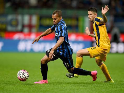 Jonathan Biabiany in azione contro il Verona