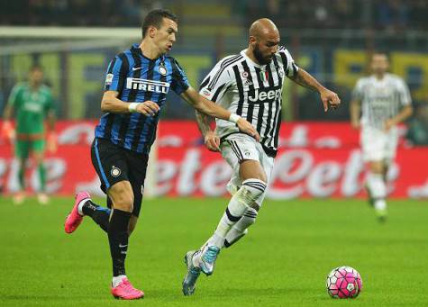 Perisic contro Zaza in Inter-Juventus di campionato ©Getty Images