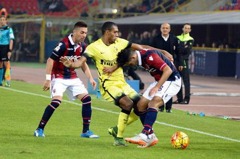 Juan Jesus in azione contro il Bologna