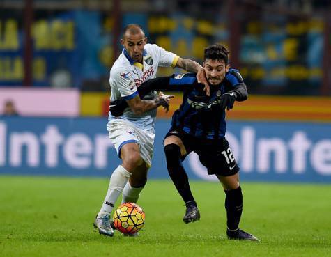 Alex Telles in azione