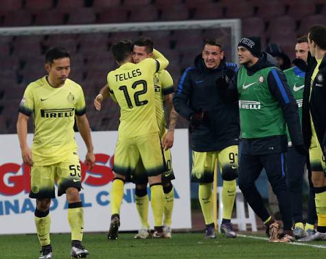 Telles abbraccia Jovetic (Getty Images)