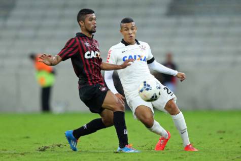 Guilherme Arana con la maglia del Corinthians ©Getty Images