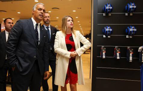 Michael Bolingbroke e Barbara Berlusconi nello store di 'San Siro' ©Getty Images