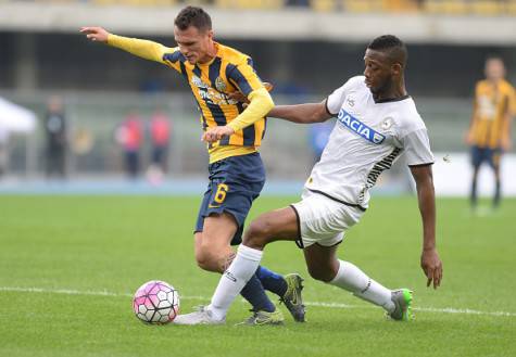 Luca Siligardi in azione con la maglia del Verona ©Getty Images