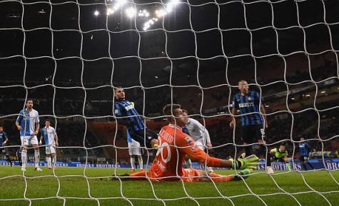 Icardi segna il gol che stende il Chievo ©Getty Images