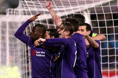 Babacar festeggiato dopo il gol che ha steso l'Inter ©Getty Images