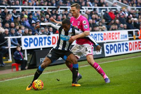 Inter Wijnaldum in azione con la maglia del Newcastle ©Getty Images