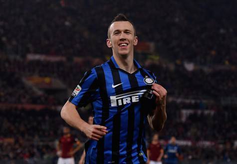 Perisic festeggia dopo il gol alla Roma ©Getty Images