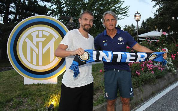 Inter, Caner Erkin con Roberto Mancini ©Getty Images
