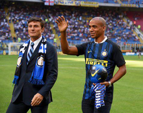 Joao Mario al 'Meazza' di fianco a Zanetti ©Getty Images