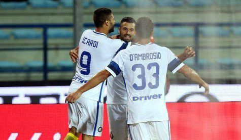 Icardi festeggiato dai compagni (Getty Images)