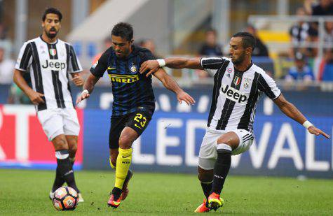 Benatia in azione contro Eder ©Getty Images