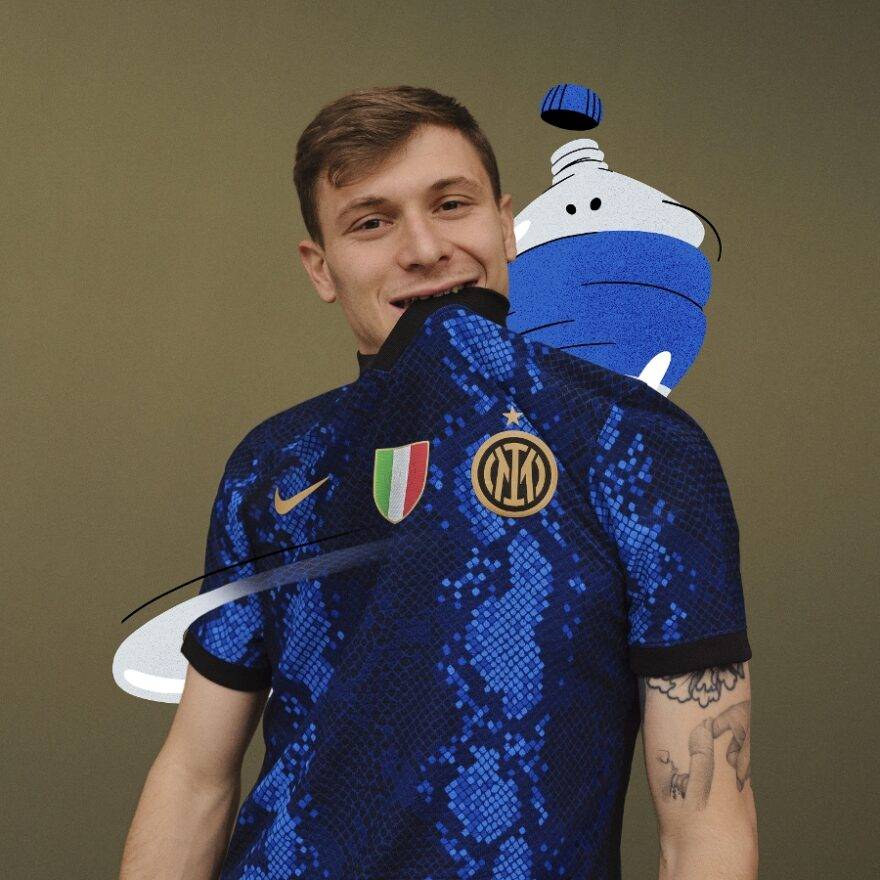 Inter, ecco la nuova maglia da gara Tifosi Inter, ecco la nuova maglia da gara Tifosi