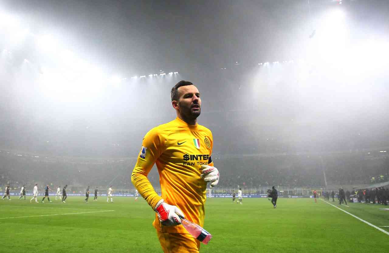 Calciomercato Inter, offerto rinnovo annuale ad Handanovic