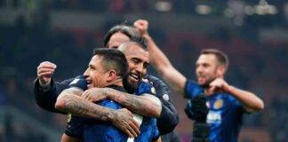 Inter-Juventus, Sanchez festeggiato dai compagni