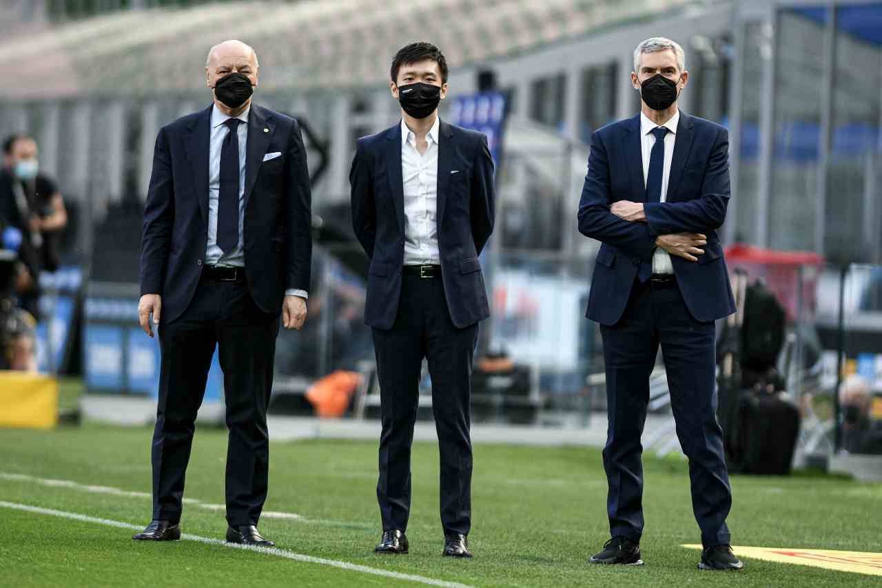 Gli interisti dicono basta: "E' lui che deve andare via"