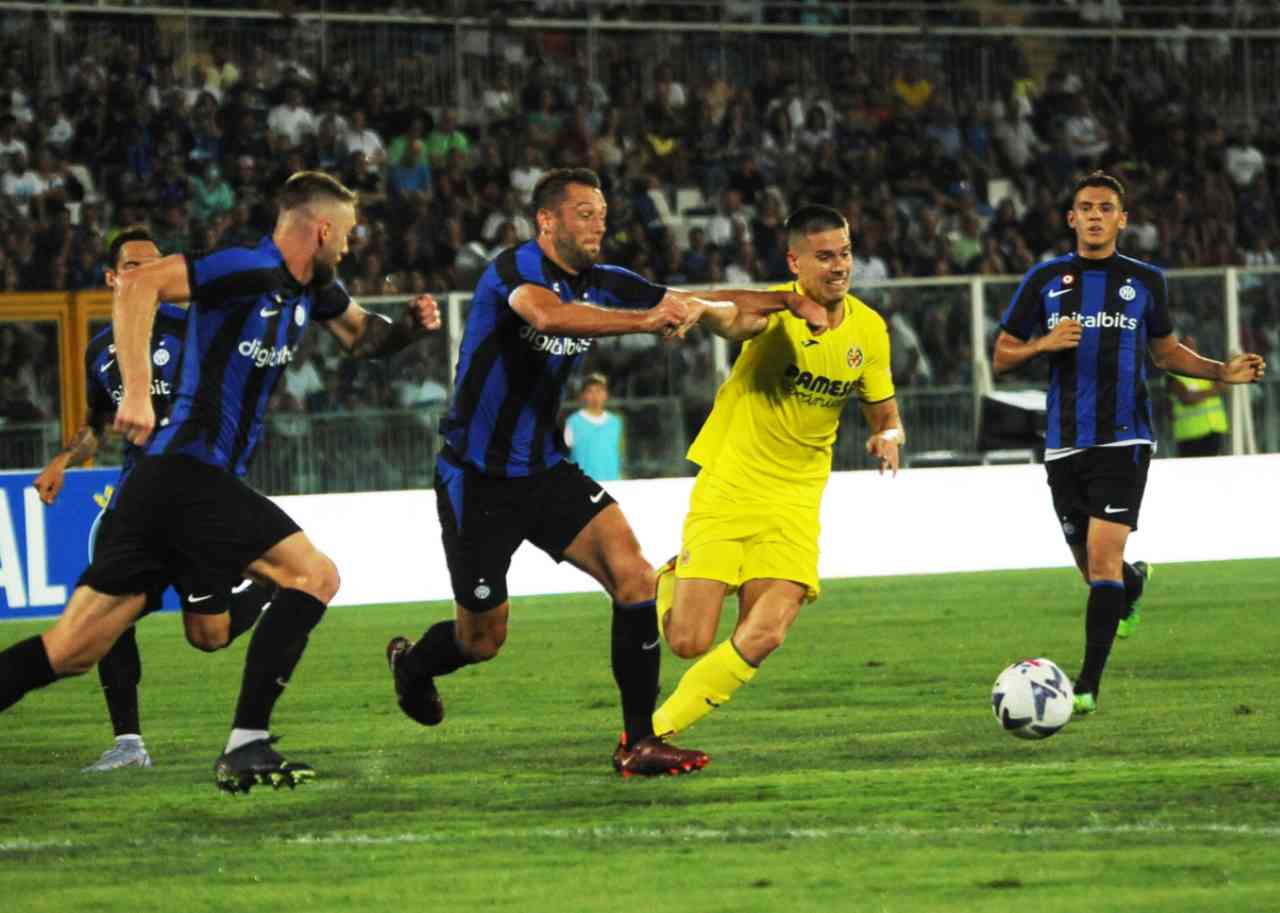 Calciomercato Inter, il Psg mette de Vrij nel mirino: la situazione