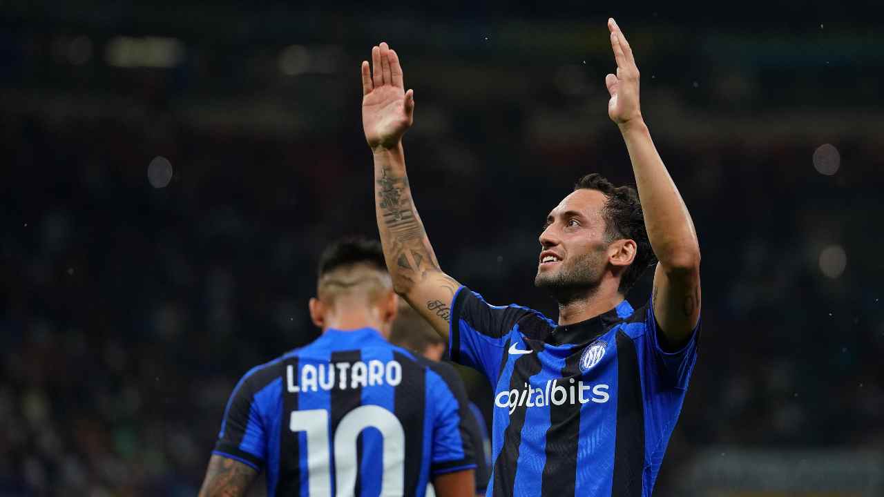Calciomercato Inter, Calhanoglu il numero 10 che sarebbe servito a Pioli 