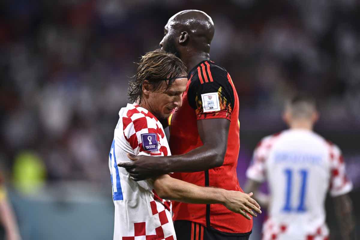 Modric abbraccio Lukaku