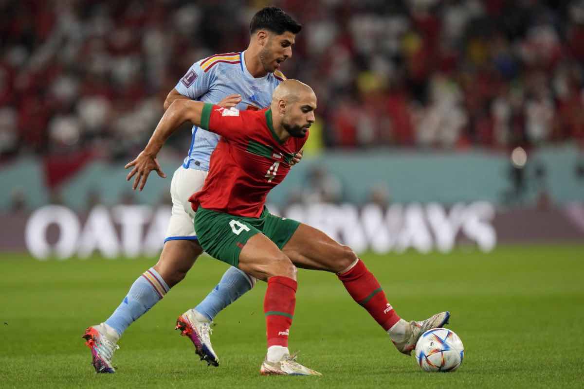 Amrabat in difesa del possesso